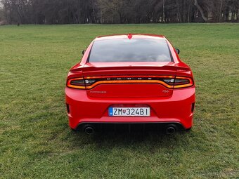 Dodge charger 5.7 HEMI R/T 276kw rok vyroby 2020 - 5