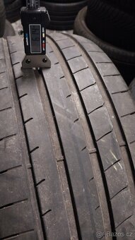 Prodám 2 x letní pneu Goodyear 255/55/18 - 5