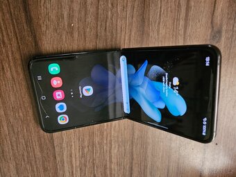 Samsung Z Flip 4 - 5