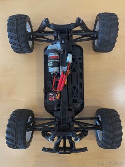 Prodám RC auto 1:10 - 5