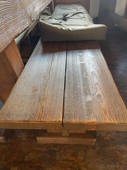 Masivní stoly s lavicemi - 5