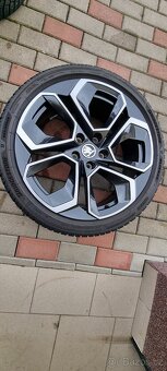 Alu kola 5x112 R19" zimní pneu - Octavia 4 - 5