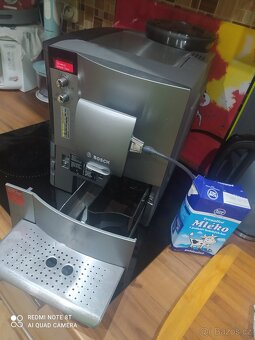 KÁVOVAR BOSCH NA ZRNKOVOU KÁVU - AUTOMATICKY - 5