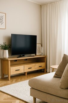 Prodám masivní dubový TV stolek po renovaci - 5