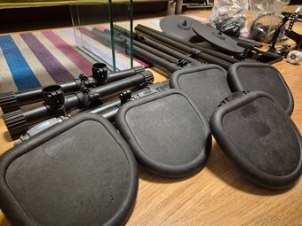 Elektronické bicí Alesis dm5 - 5