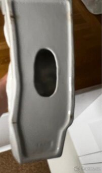 Porcelánová socha lva – český porcelán, ruční práce - 5