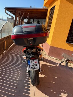 Suzuki GSR 600 - 5