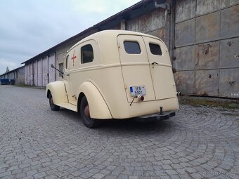 sanitní vůz Ford 79C, rok výroby 1947 - 5