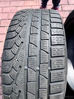 Zimní pneu 235/45 R18 - 5