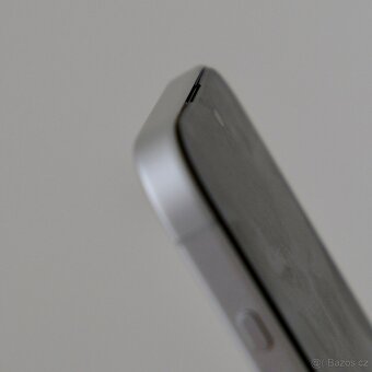 iPhone 16 bílý, 128 GB, v záruce, s příslušenstvím - 5