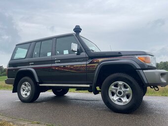Toyota Land Cruiser GRJ 76 - 5