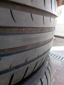 Dunlop 215/60 r16 - 5