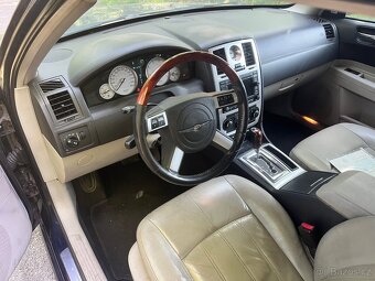 Chrysler 300C 3.0CRD 160KW rok 2008 - 5