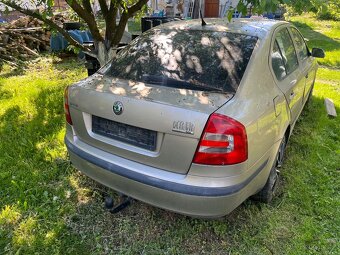 Prodám na náhradní díly auto Škoda Octavia II, 2005 - 5
