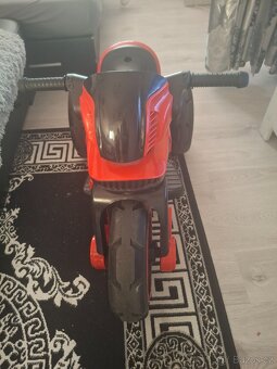 Prodám dětskou ektrickou tříkolku - 5