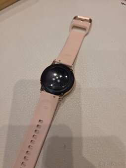 Prodám hodinky Samsung Watch Active - 5