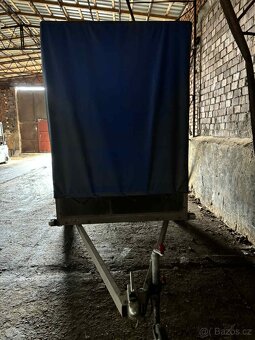 přívěs nákladní valníkový s konstrukcí a plachtou 750kg - 5