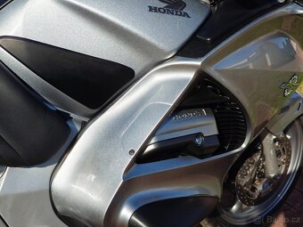 Honda ST 1300 Pan European - 5