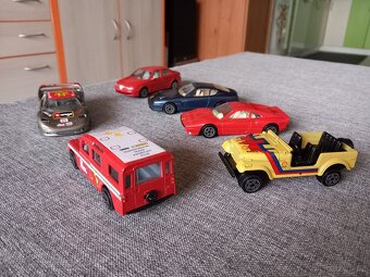Prodám modely autíček Burago - 5