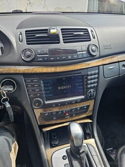 Mercedes w211 E500 4matic 5G tronic v kombíku - 5