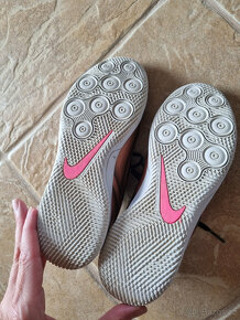 Sálovky tenisky kopačky NIKE vel 35,5 - 5