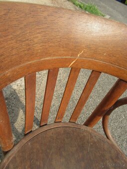 Nabízím stará polokřesla Thonet . Na renovaci. Jen co je a f - 5