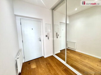 Prodej zrekonstruovaného bytu s garážovým stáním a balkonem - 5