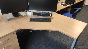 Nabízím 4 kancelářské stoly a 2 šuplíky - 5