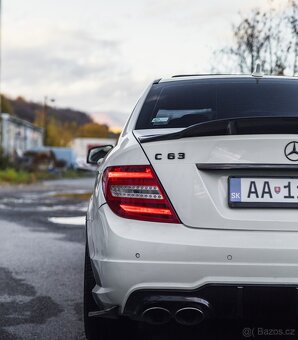 Mercedes-Benz C63 - 5