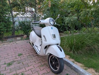 Vespa GTS Super 300 - 5