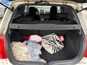 toyota auris 1,4d - 5