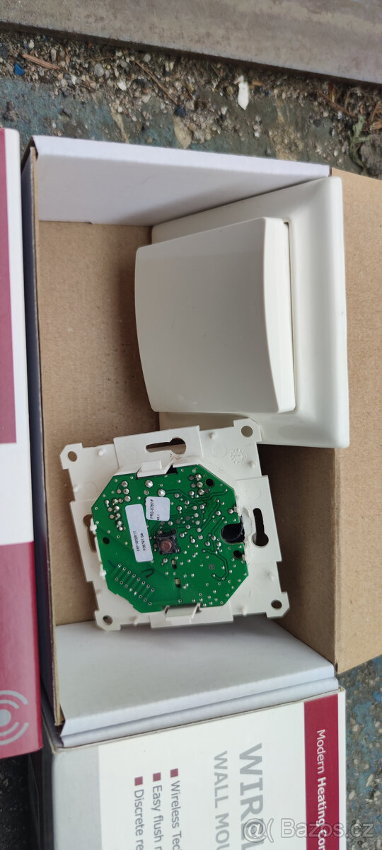 Centrální bedrátové řízení topení - Watts V24 - 6