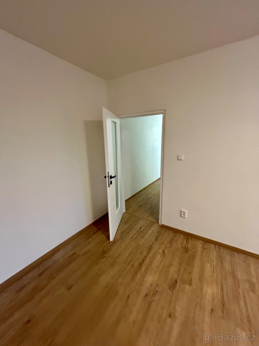 Pronájem 1+1 46m2, balkon/sklep Strakonice - 6