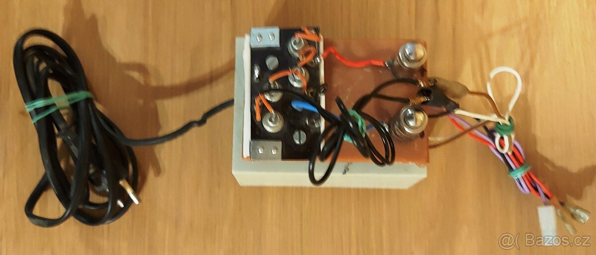 Síťový transformátor 230V~/ 15V~, 2x9V~ nebo 18V~ - 6