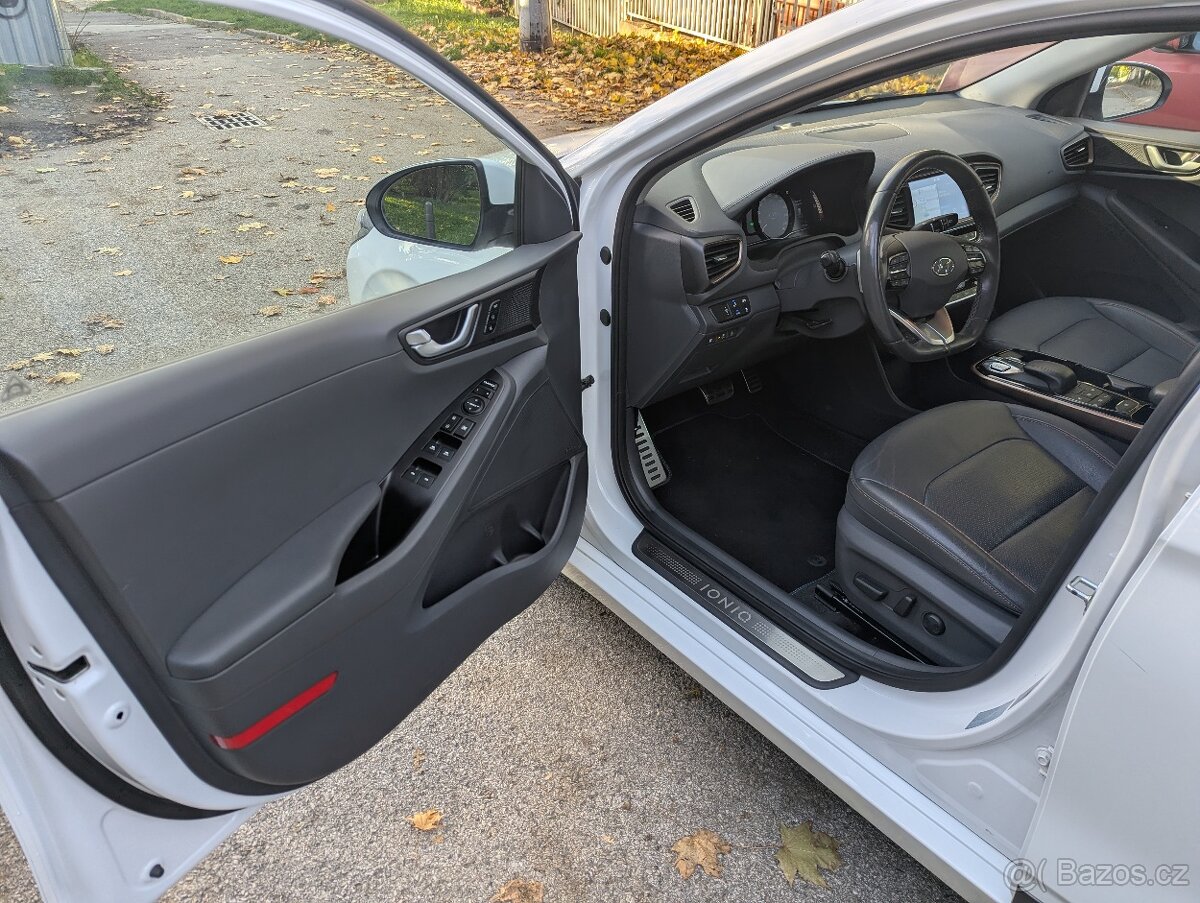 Hyundai IONIQ Electric EV PERMIUM – 27 000 km – TČ/ACC - 6