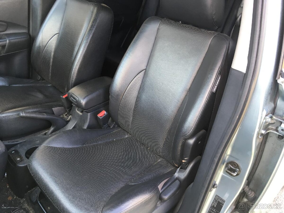 hyundai tucson interiér - sedadla - 6