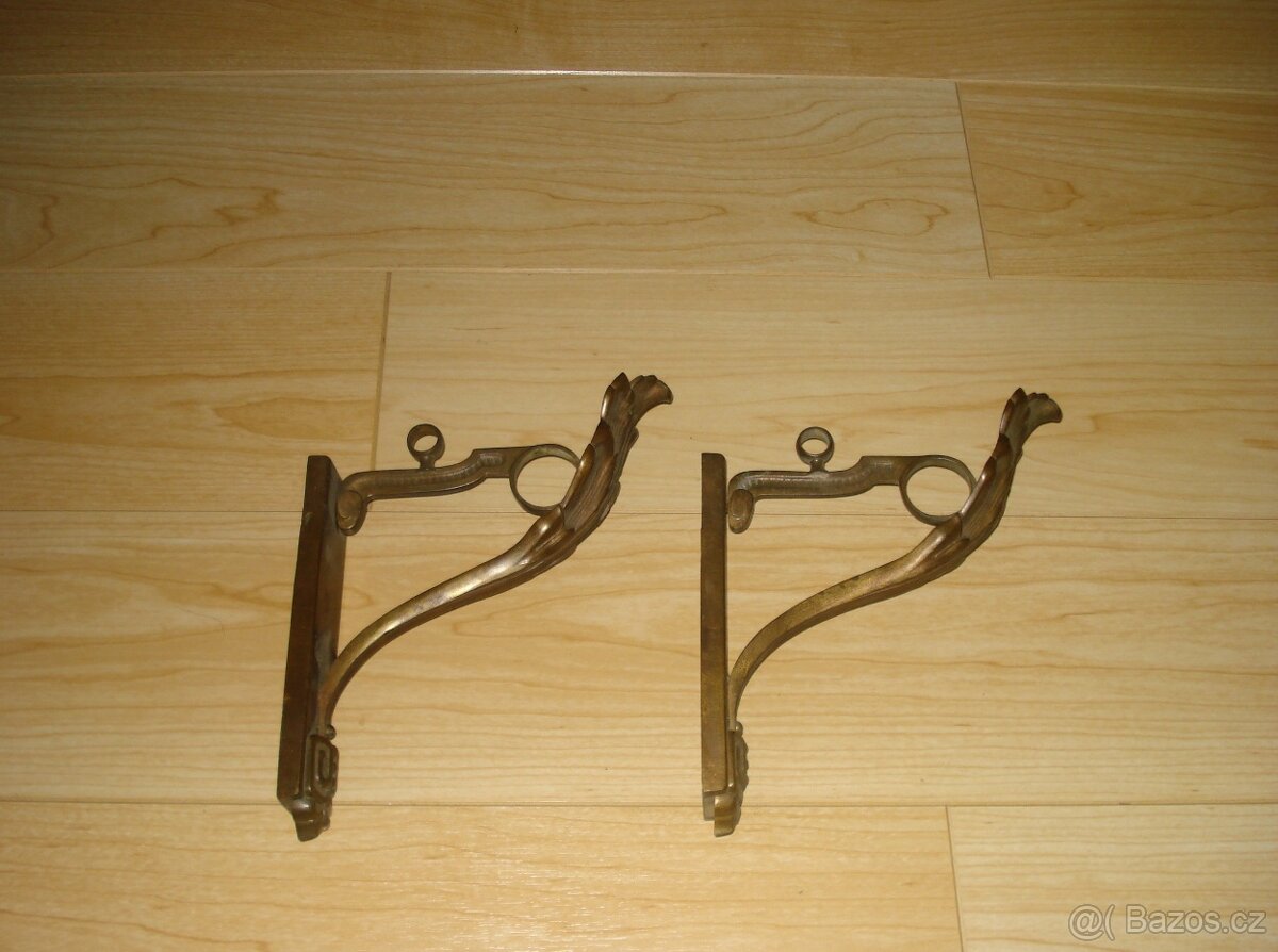 Staré konzoly na záclony - 6