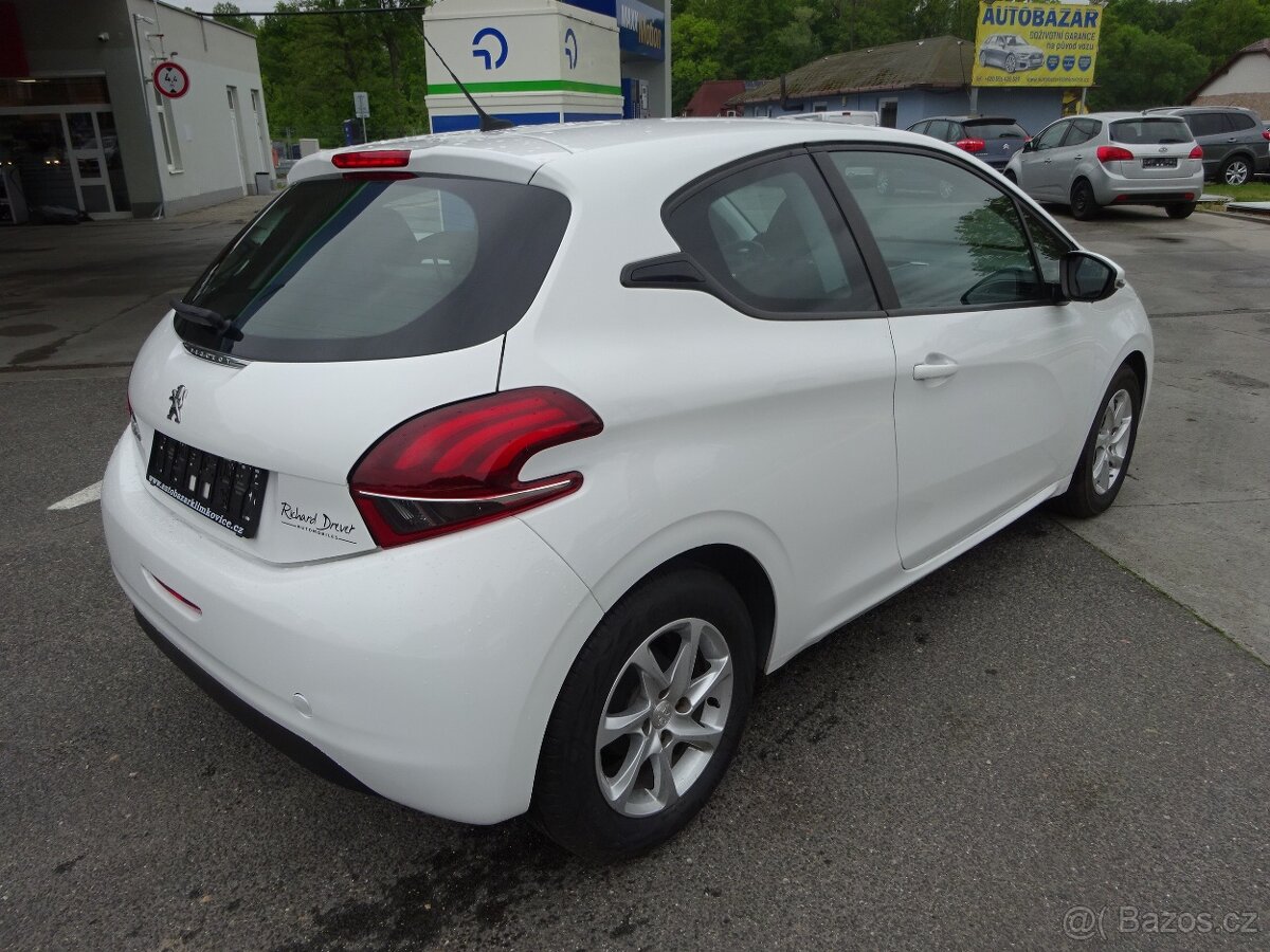 Peugeot 208 1,6 HDI - 6