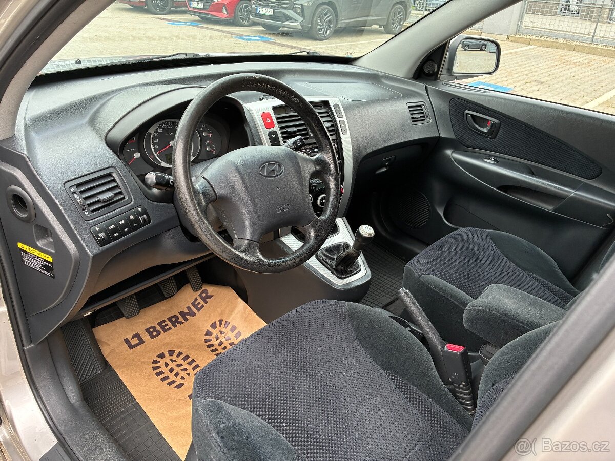 Hyundai Tucson 2.0i 104kW 4x4 KLIMA TAŽNÉ - 6