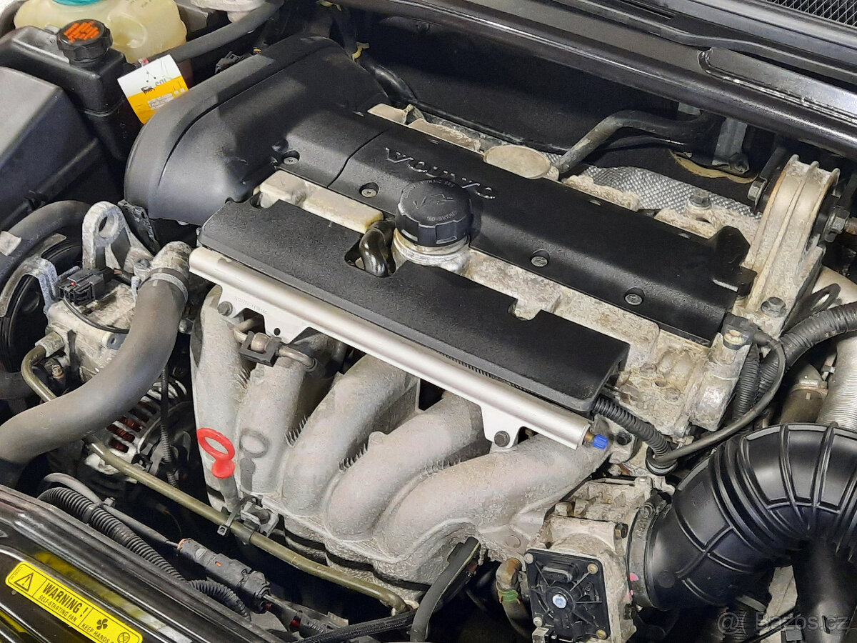 Volvo S60 - 2,4i Comfort TOP stav - 6