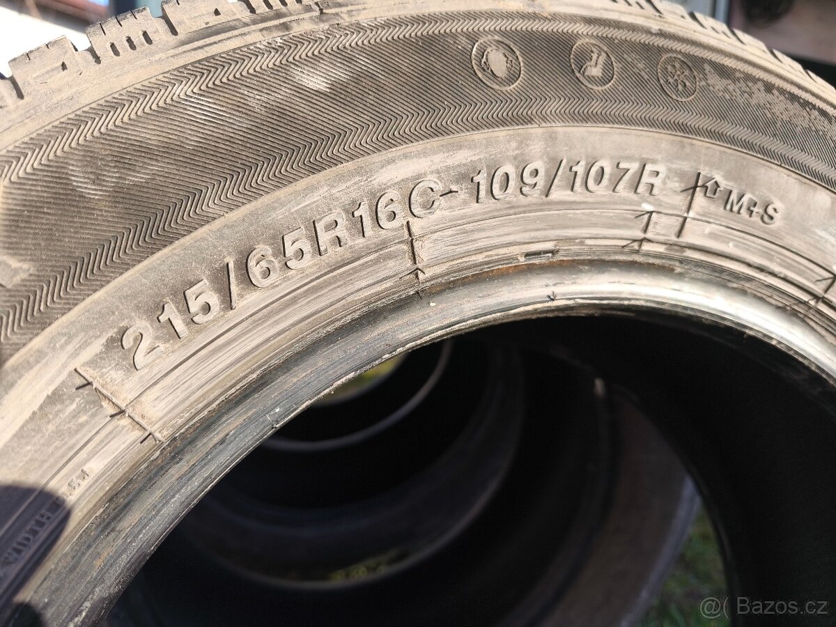 215/65/16C celoroční - 6