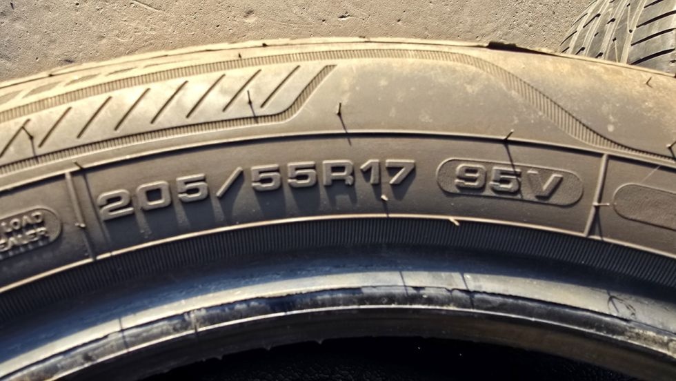 Celoroční pneu 205/55/17 Good Year - 6