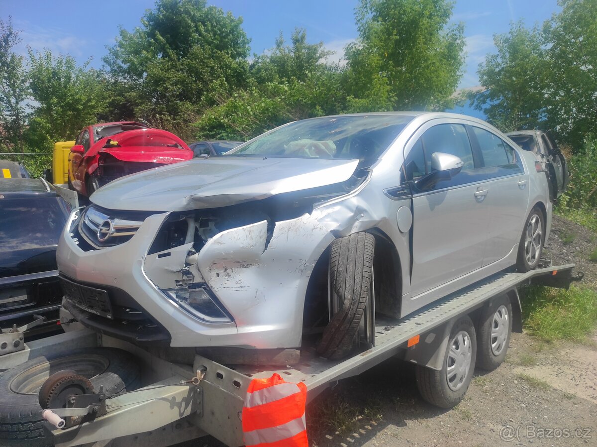 Opel Ampera 1.4 + elektro 2014 - 6