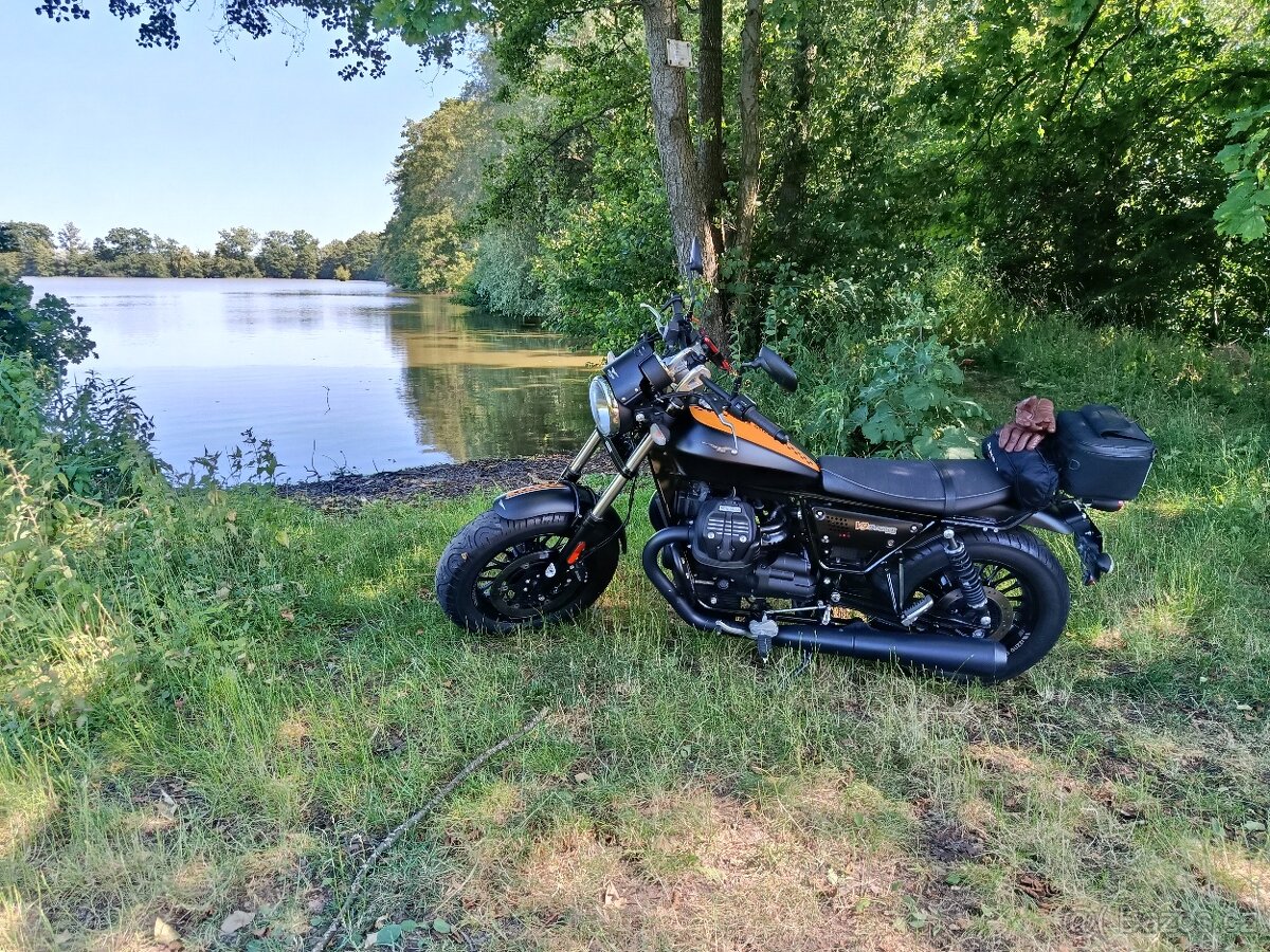 Moto guzzi v9 bobber - 6