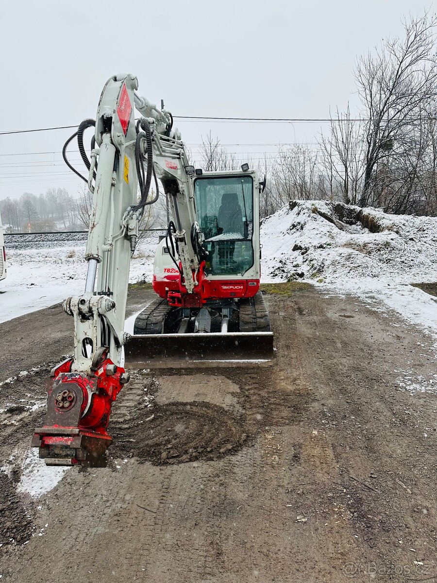Pásové rypadlo Takeuchi TB250-2 5t - 6