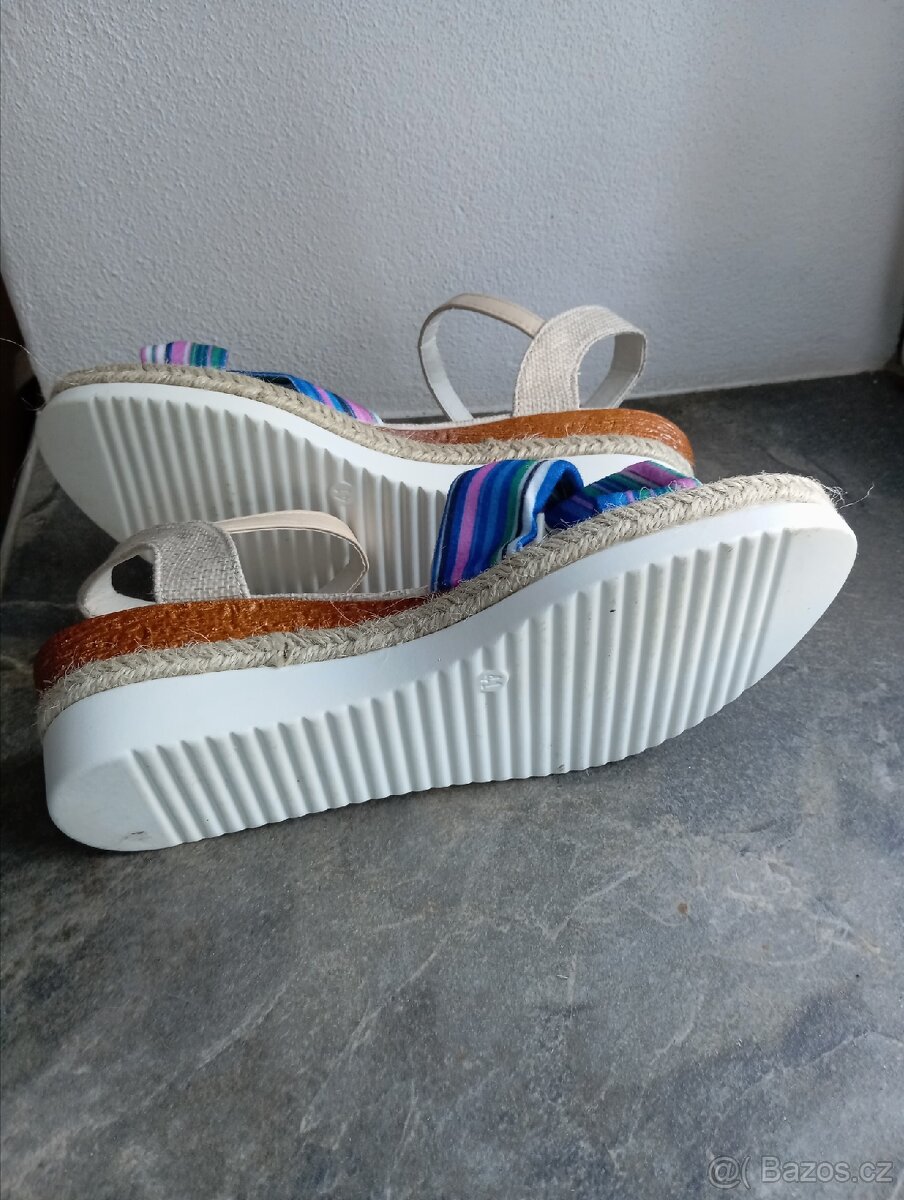 Dámské sandále na klínku 41 - 6