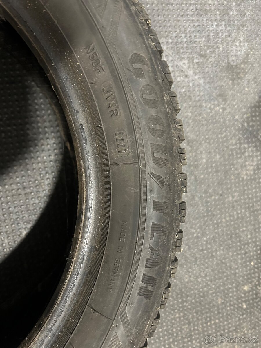 Goodyear 205/55R16 - 6