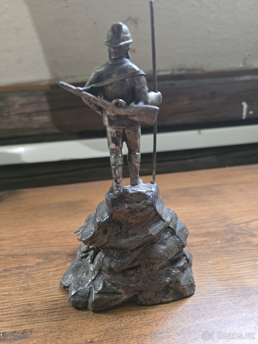 FRANTIŠEK JOSEF VELKÁ KOVOVÁ SOCHA- CÍSAŘE NA LOVU - 6