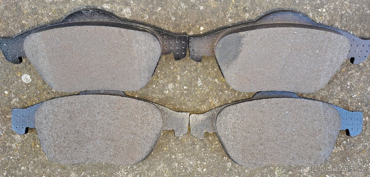 Sada brzdových destiček BREMBO P 68 032 - 6