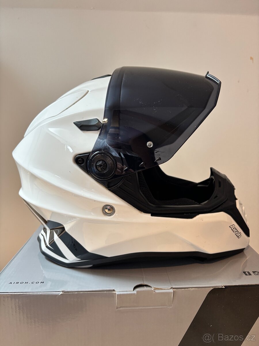 Přilba Airoh Commander White Gloss S - 6